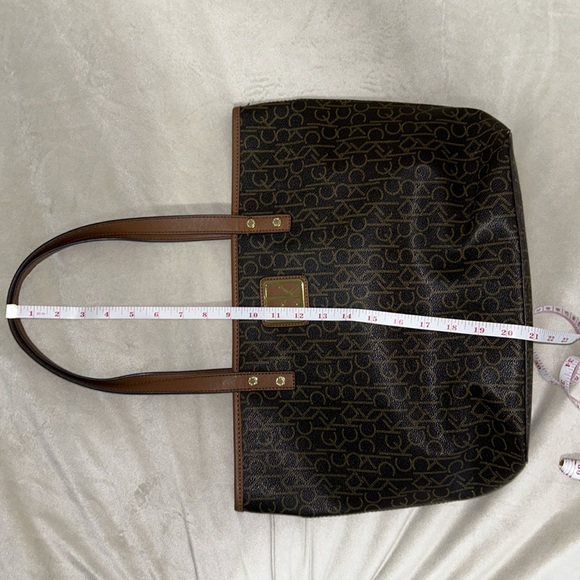 Calvin Klein Signature Tote - Picture 10 of 13